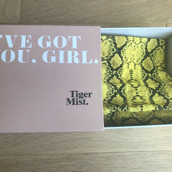 NWOT Tiger Mist Women’s Snake Print Bikini Set Yellow Size Small - Picture 3 of 3